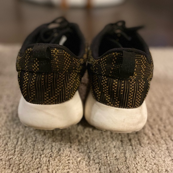 Nike Roshe Run Knit Jacquard Sneaker in black and yellow lace up y2k size 6.5 - Picture 5 of 9